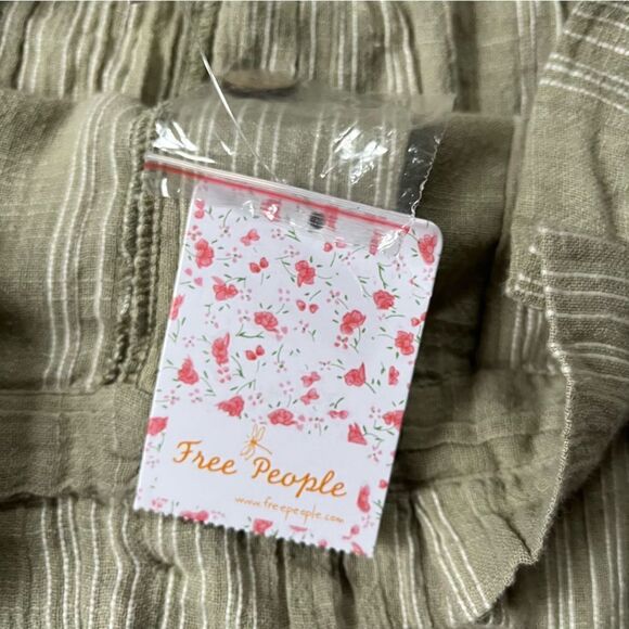 Free People NWT Semi Sweet Cropped Sage Green Lightweight Pants Size Medium - Picture 3 of 11